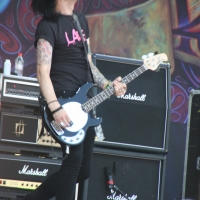 Slash at Pyramid Stage Glastonbury  Crowd