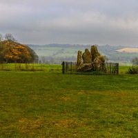 The Rollright Stones, Whispering Knights