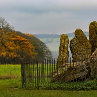 The Rollright Stones, Whispering Knights