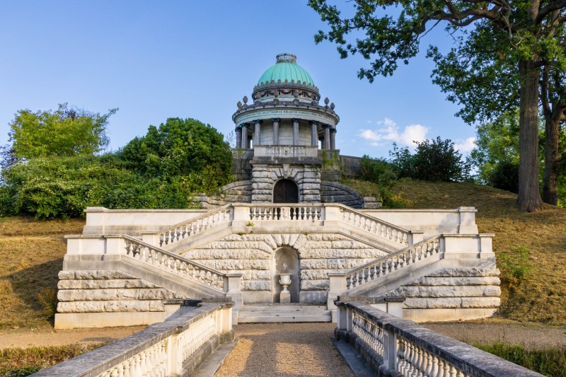 Frogmore House and Gardens, Mausoleum