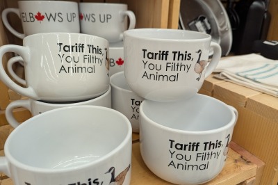 Coffee cups in the Freson supermarket