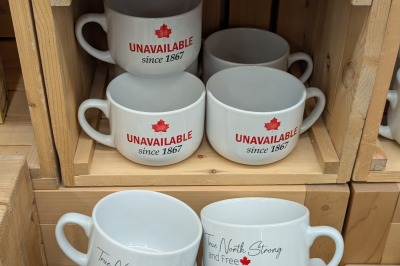 Coffee cups in the Freson supermarket