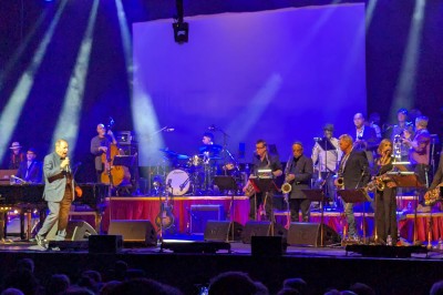 PXL_20251109_213938399