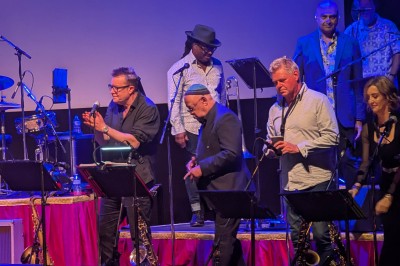 PXL_20251109_220906248